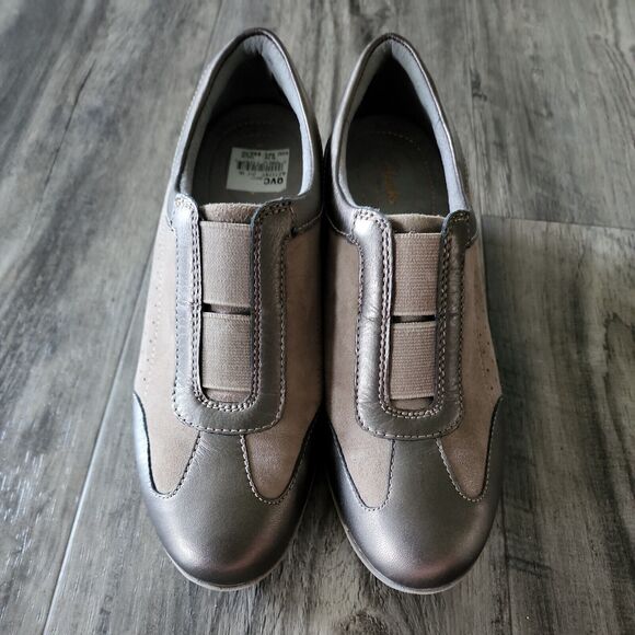 CLARKS Brown Suede Elastic Strap Oxfords Wedge Heel Walking Shoes Sneakers Sz 7 - Picture 2 of 7